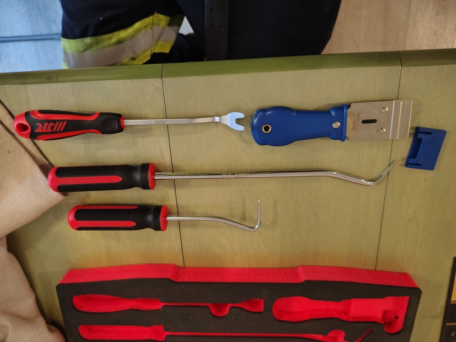 JTC TESLA TECHNICIAN TOOL SET 1/2″ Socket Set Hose Picks Trim Tool, Scraper Etc