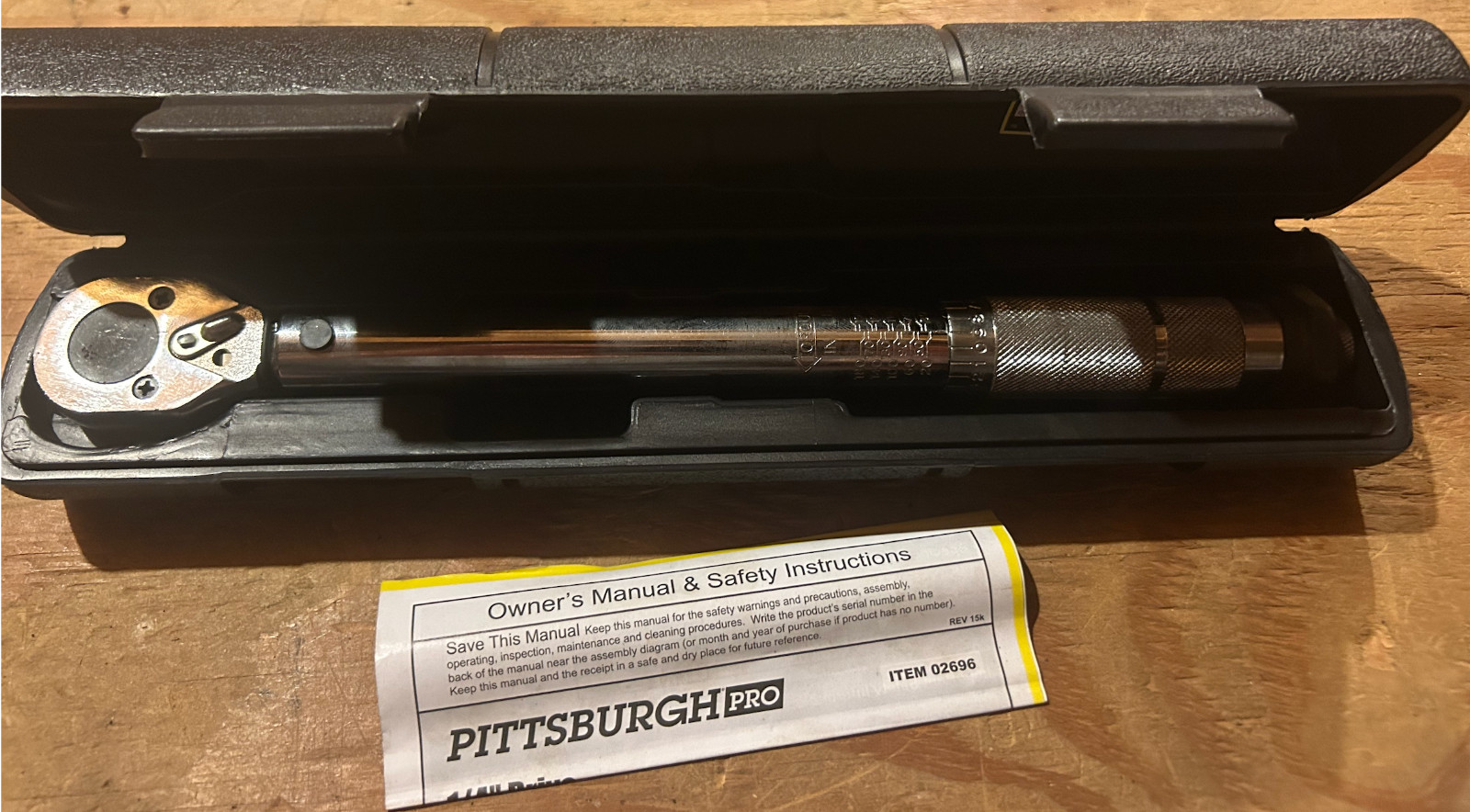 Pittsburgh Pro Click Type Torque Wrench Reversible 1/4″ Drive Item 2696 w/ Case