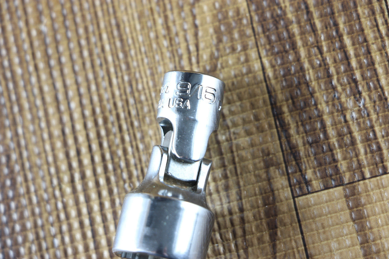 Snap-On 1/4″ Dr 12 Pt SAE 9/16″ Flank Drive Shallow Universal Socket TMU181A USA