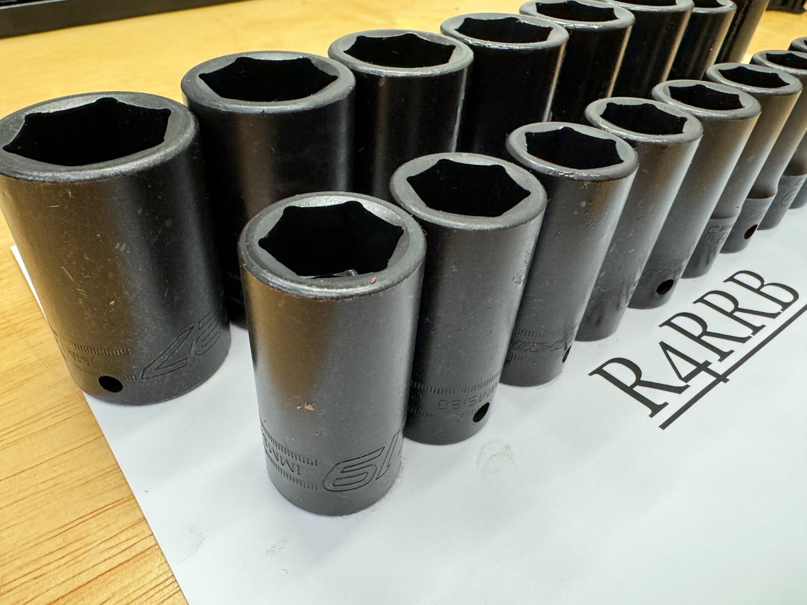 Snap-on Tools USA NEW 18pc 1/2″ Drive Metric 10-27mm SEMI DEEP Impact Socket Set
