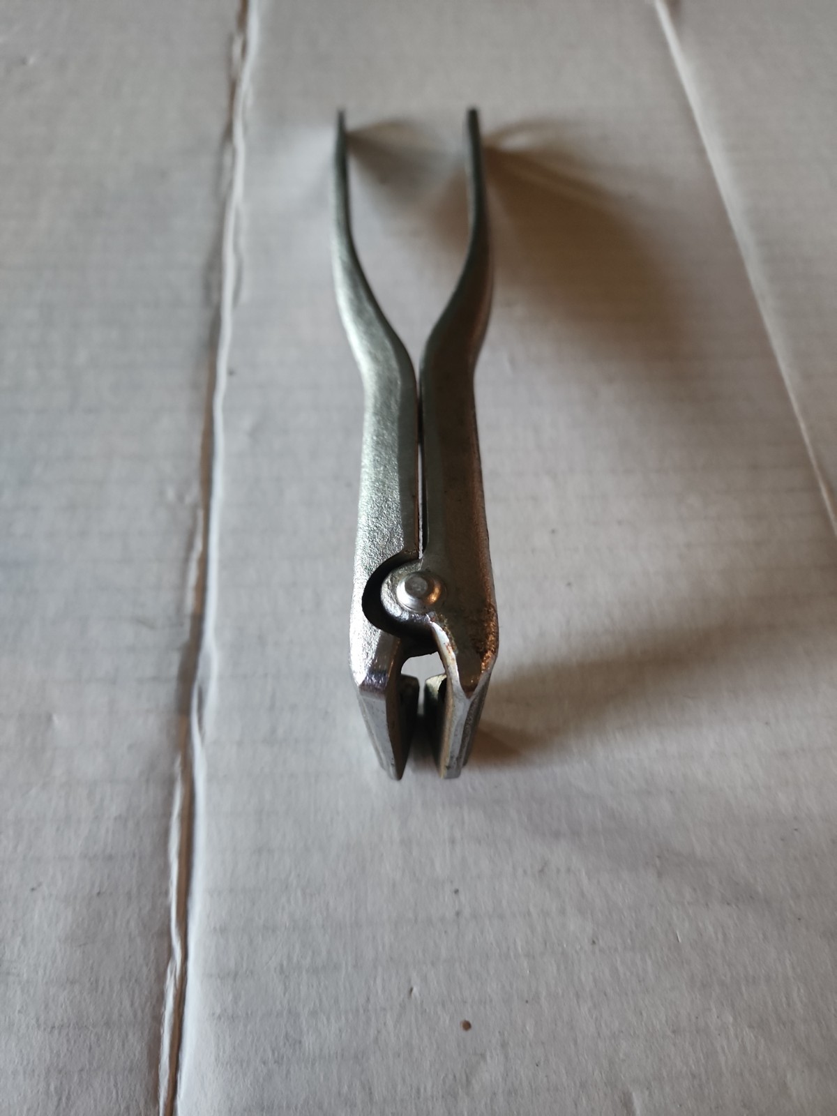 Snap-on USA B260A 7 1/2″ Battery terminal Spreader Clamps.