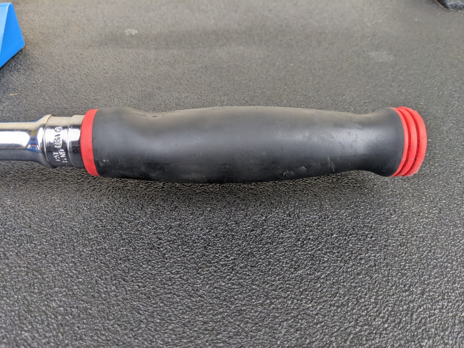 #bo673 Snap On Tools SHBB24 1/2″ Drive 24″ Soft Grip Handle Breaker Bar RED