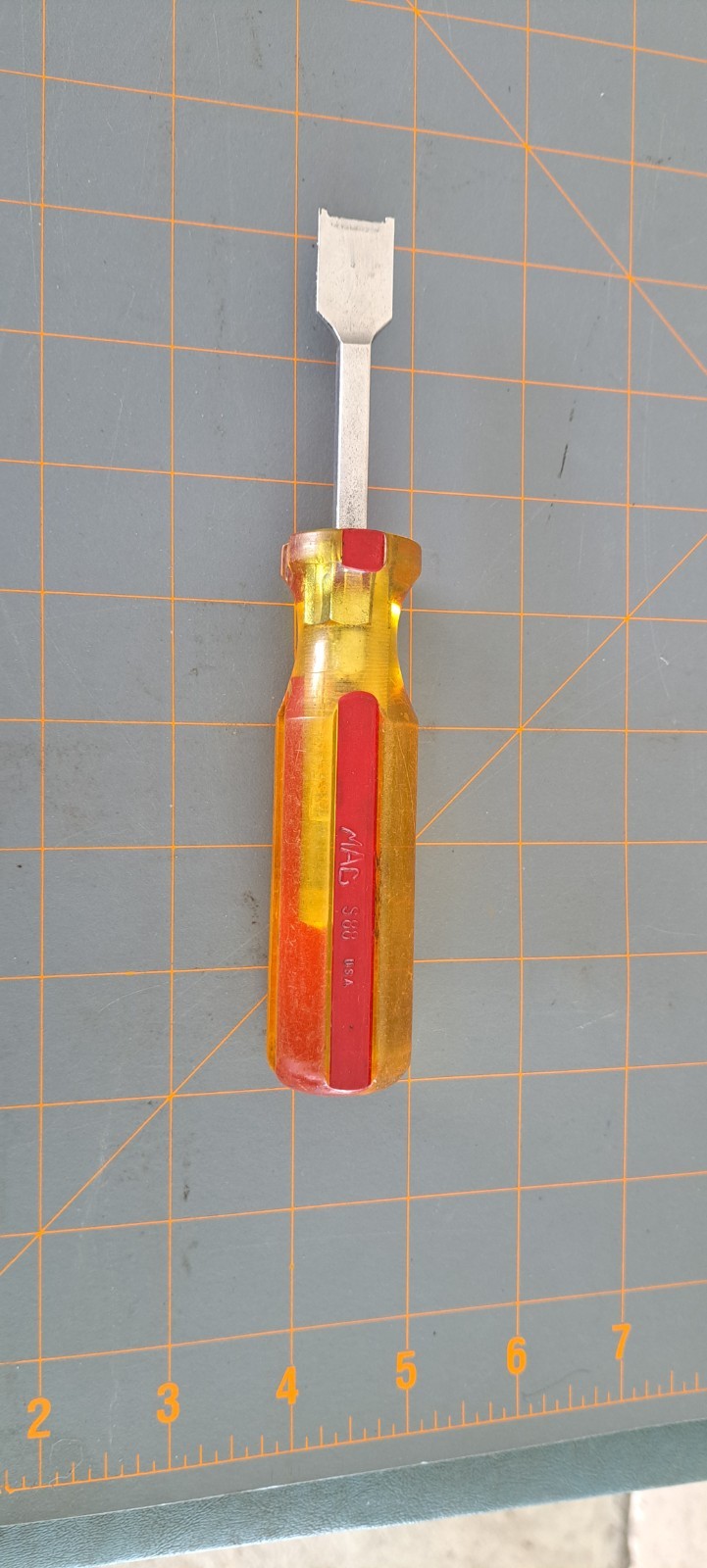 Vtg Mac Tools Lot of 4 Screwdrivers Gasket Scraper Awl Amber Red Handle