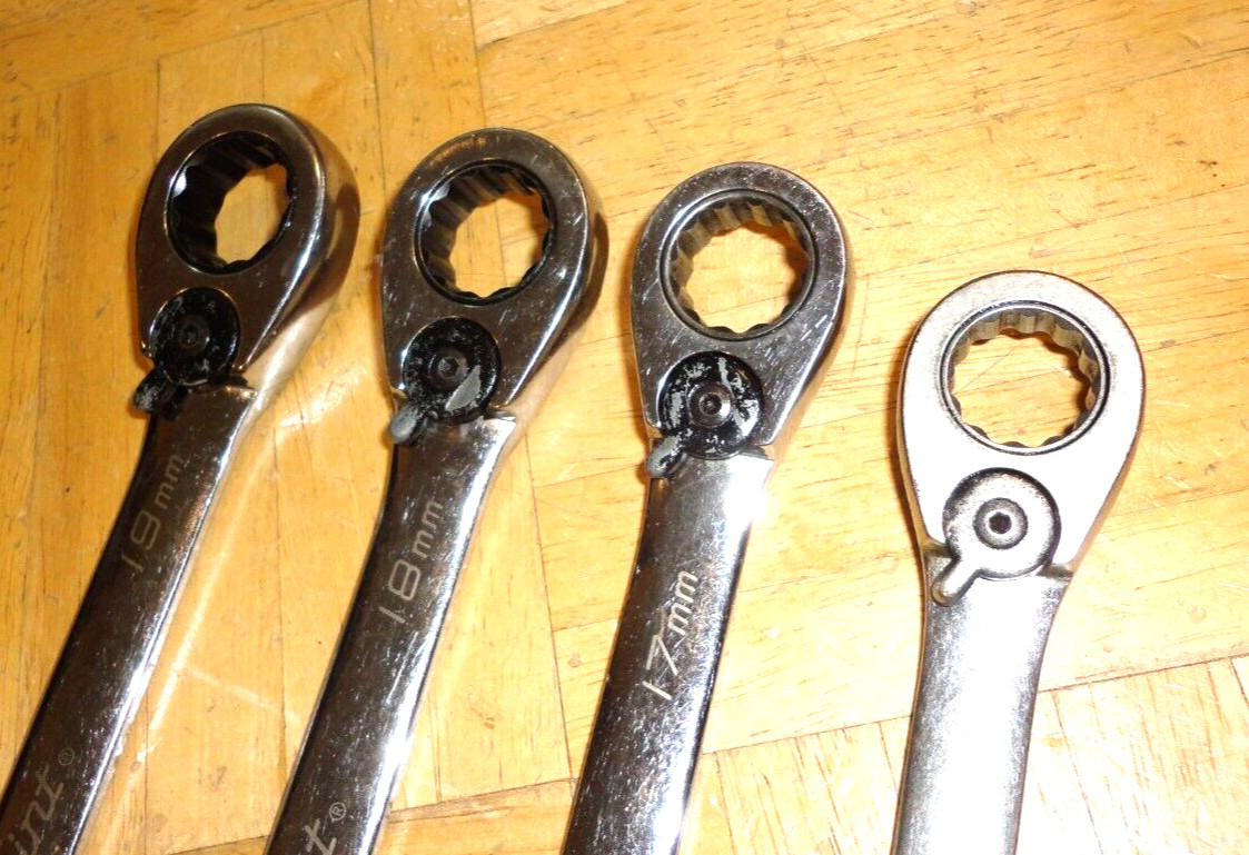 BLUE-POINT TOOLS 4 PC. METRIC RATCHETING REVERSABLE WRENCHES 16, 17, 18, 19MM