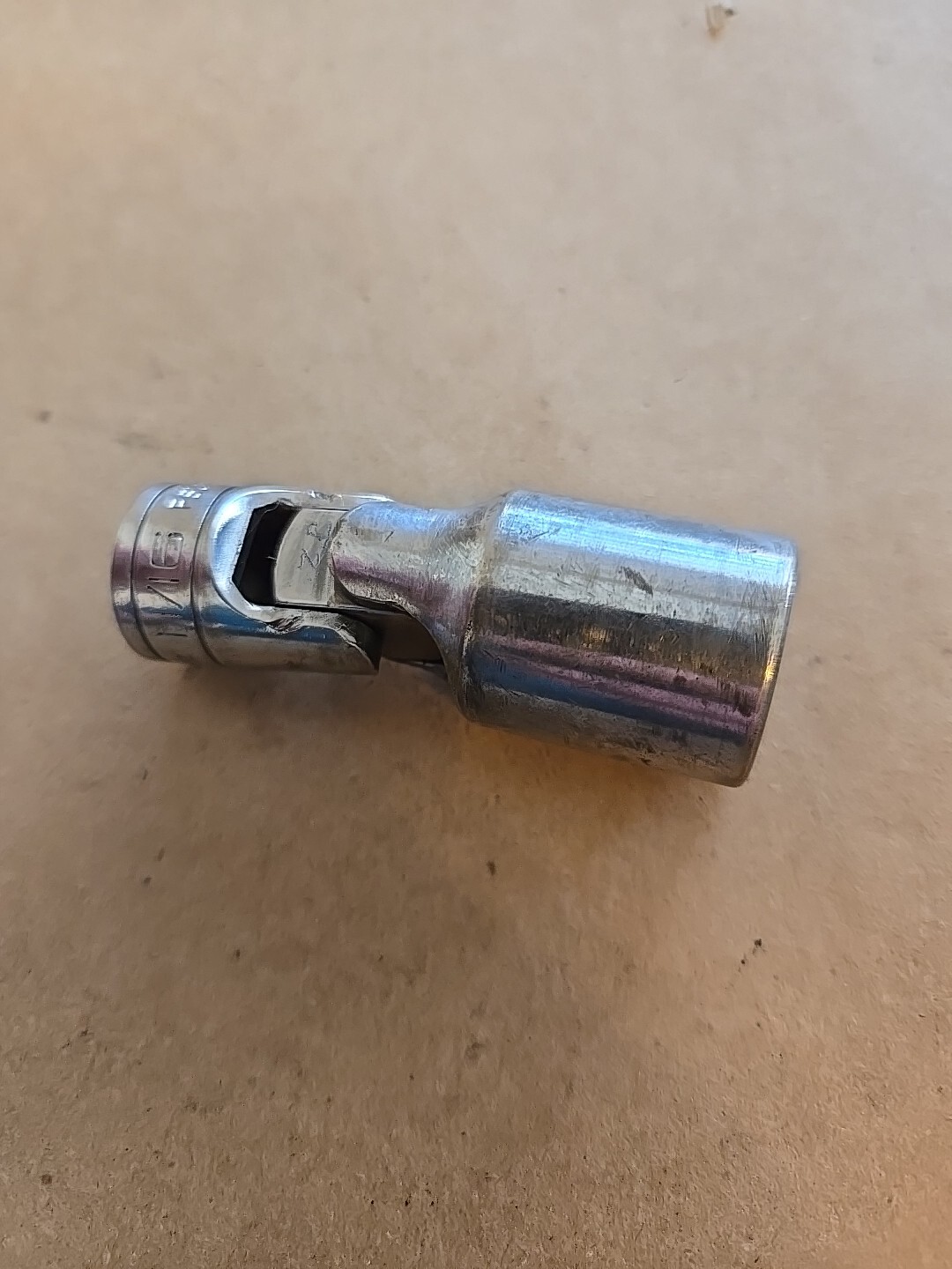 Snap On 3/8″ Drive 11/16″ 6PT SAE Deep Chrome Universal Swivel Socket FSU22