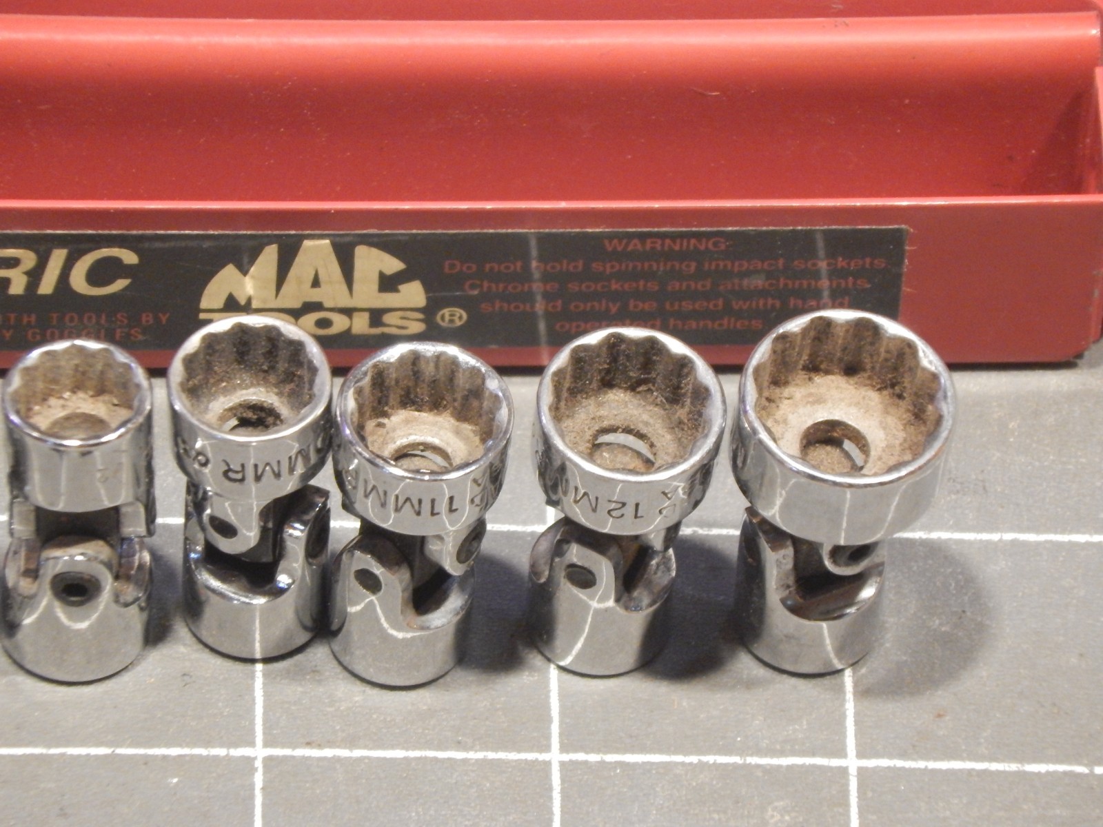 READ Mac 9Pc Metric 1/4 Drive Swivel Universal Socket Set 6MM 14MM 12Pt Tray