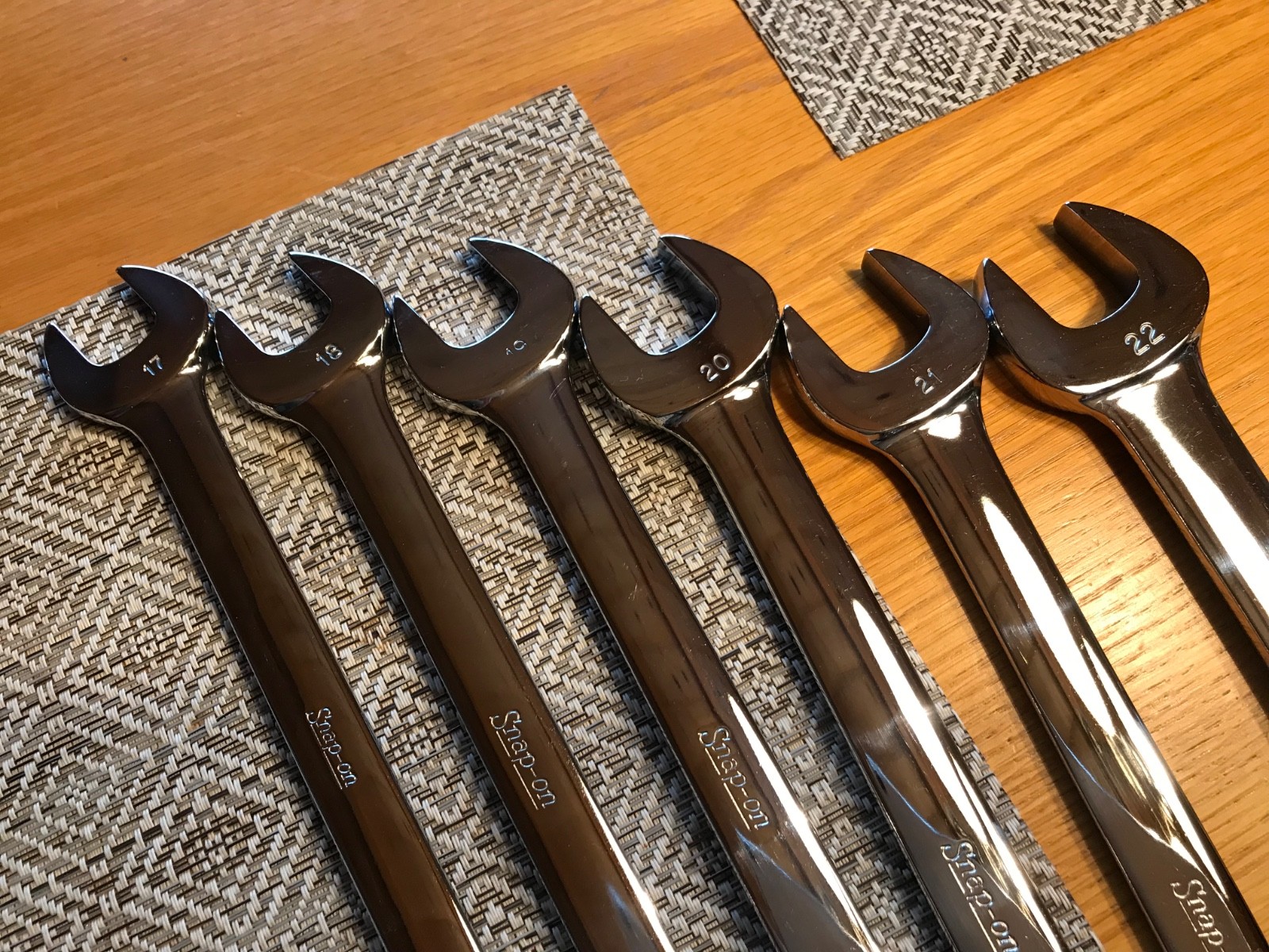 Snap-on OEXM713 – 13 Piece Metric Standard Handle 12Pt Combination Wrench Nice !
