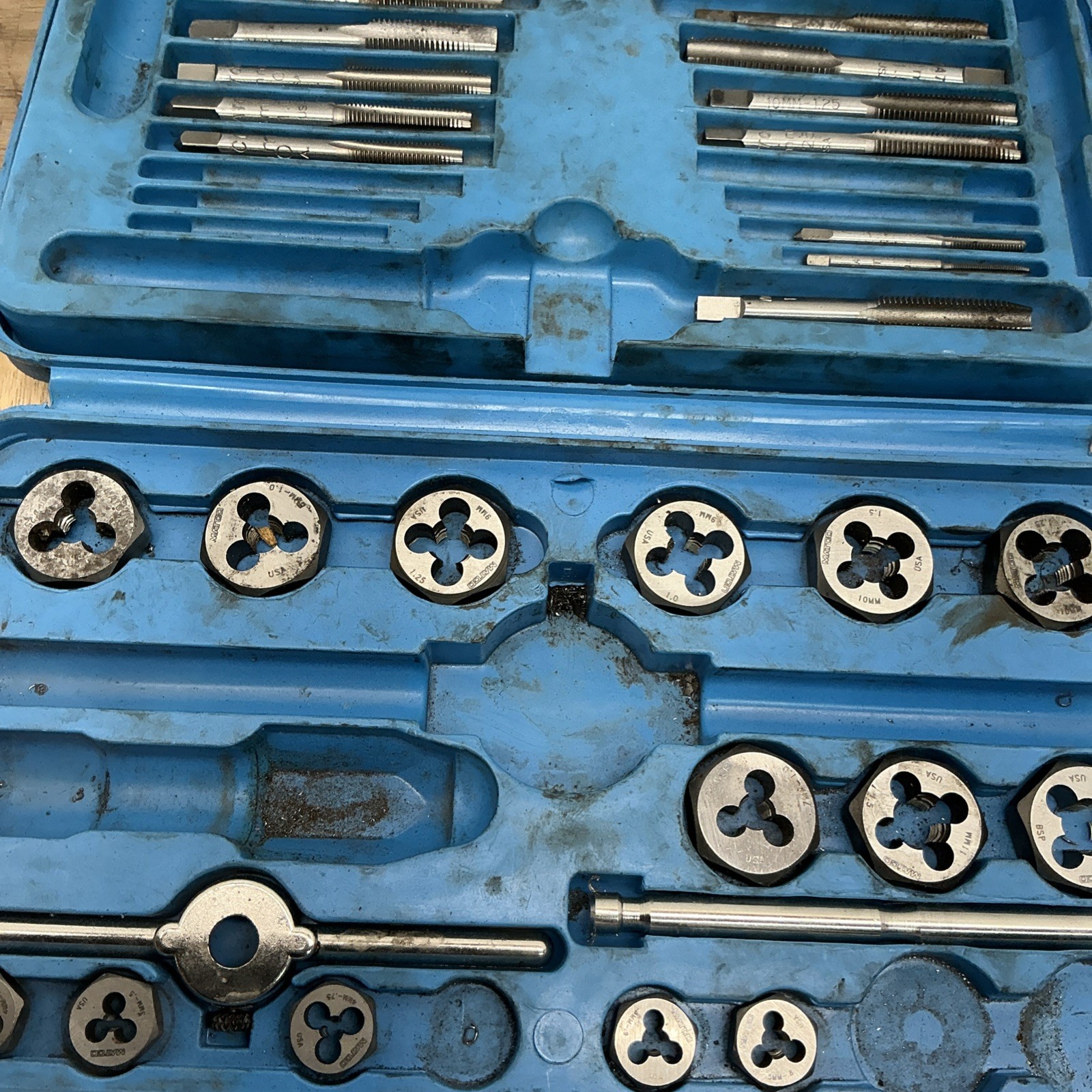Matco tools. Metric tap and die super set no 6312. (F)