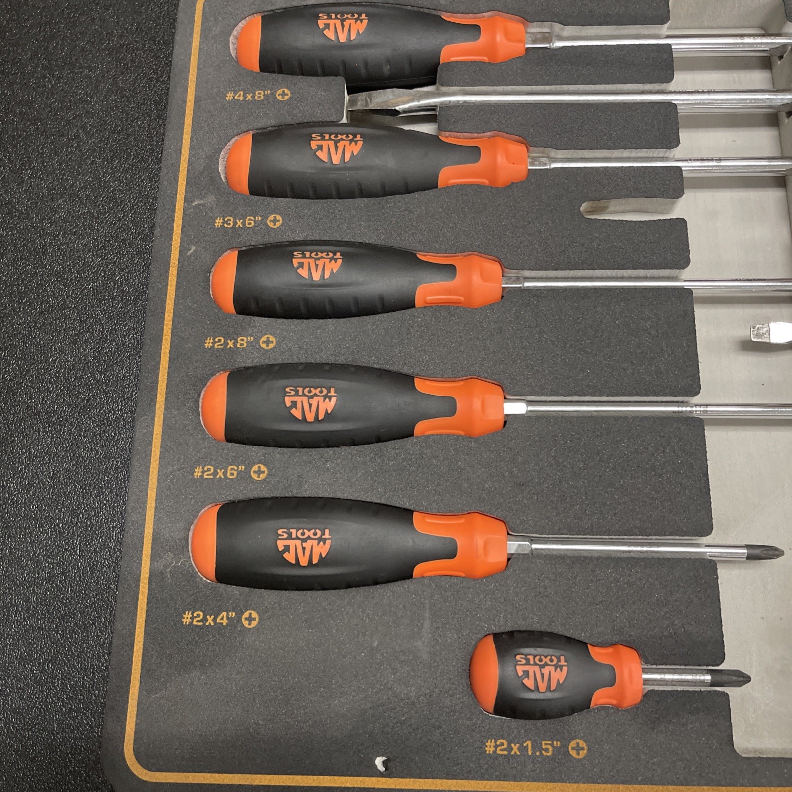 Mac Tools SDRB12FNO 12 Piece Screwdriver Set In Orange Great Condition