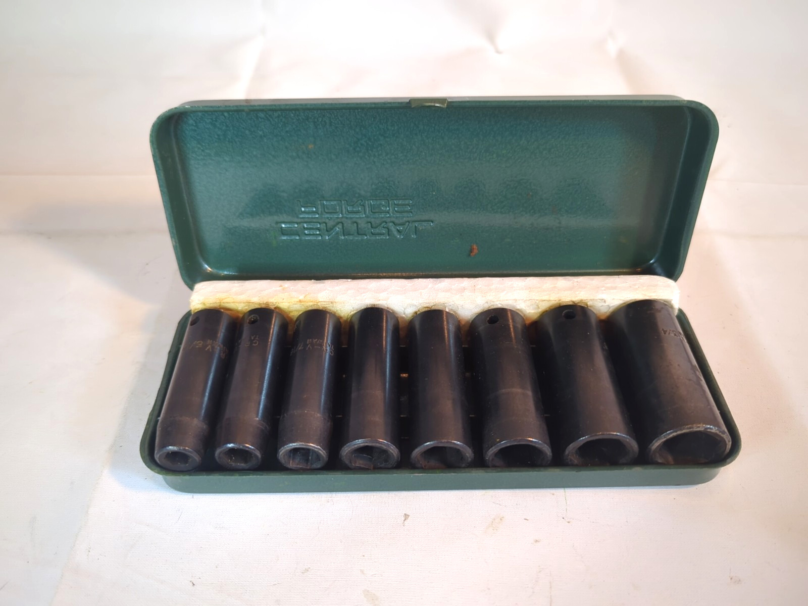 Central Forge 8 Piece Impact Socket Set CR-V in Metal Case 5/16″ – 3/4″ 6 Pt. T3