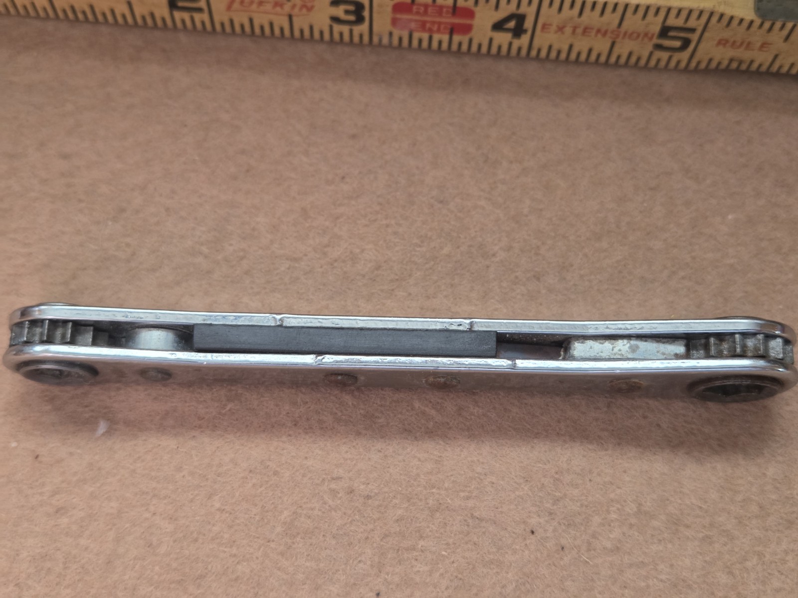 Armstrong USA 1/4″ x 5/16″ Ratcheting Double Box End Wrench 6 Point