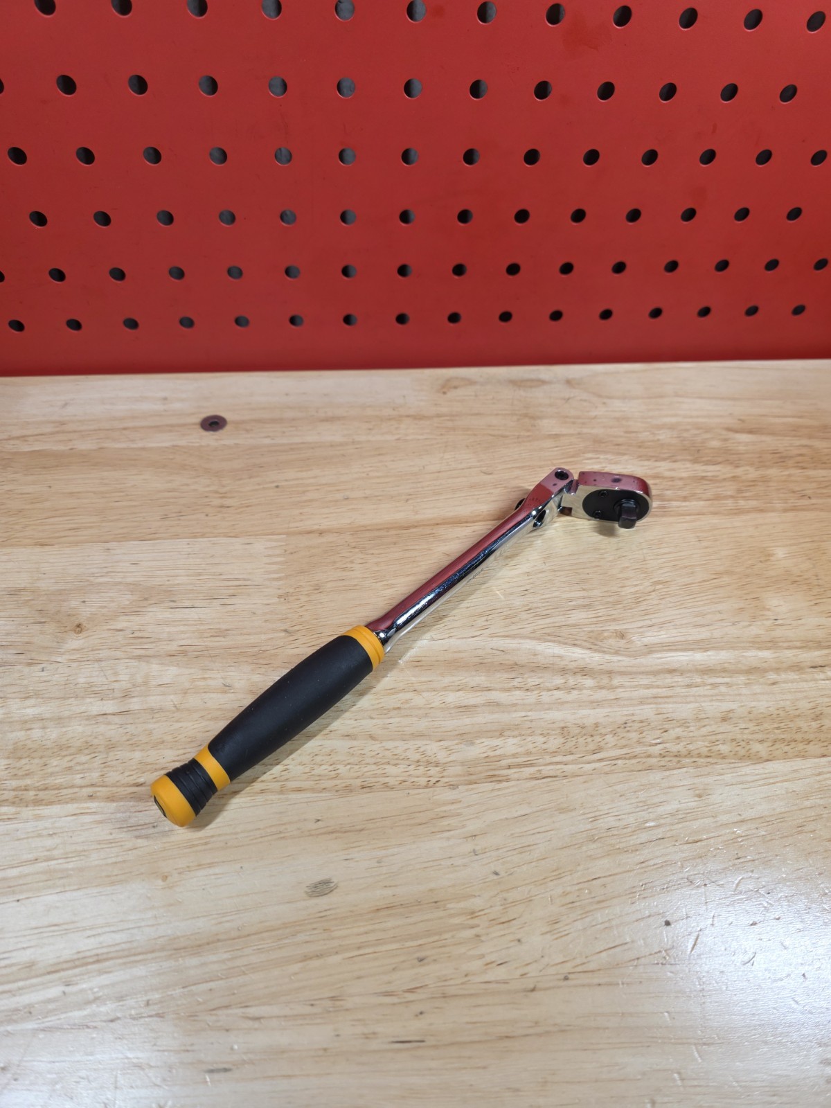 GEARWRENCH 81055 1/4″ Drive 9″ Cushion Grip 120XP Locking Flex Head Ratchet NICE