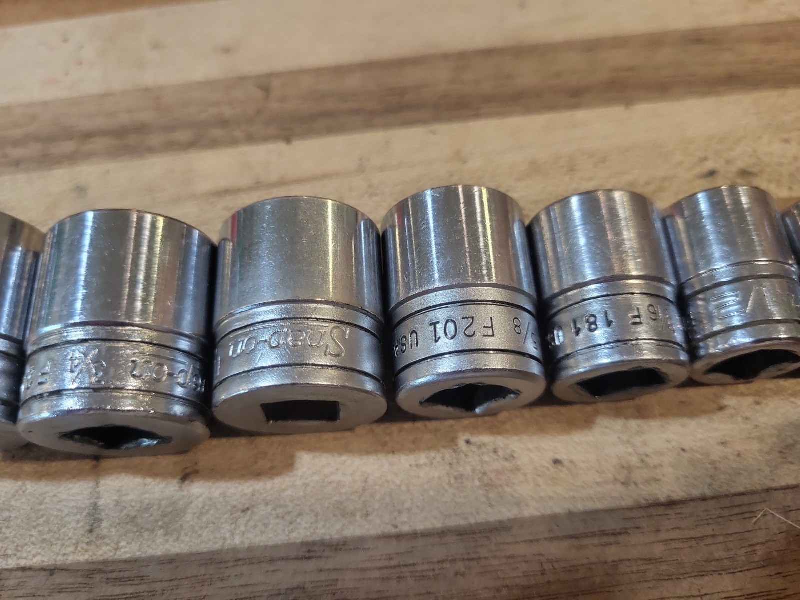 Snap On 211FY 11 Pc. 3/8″ Dr 12 Pt. SAE Shallow Socket Set 1/4″-7/8″ F081-F281