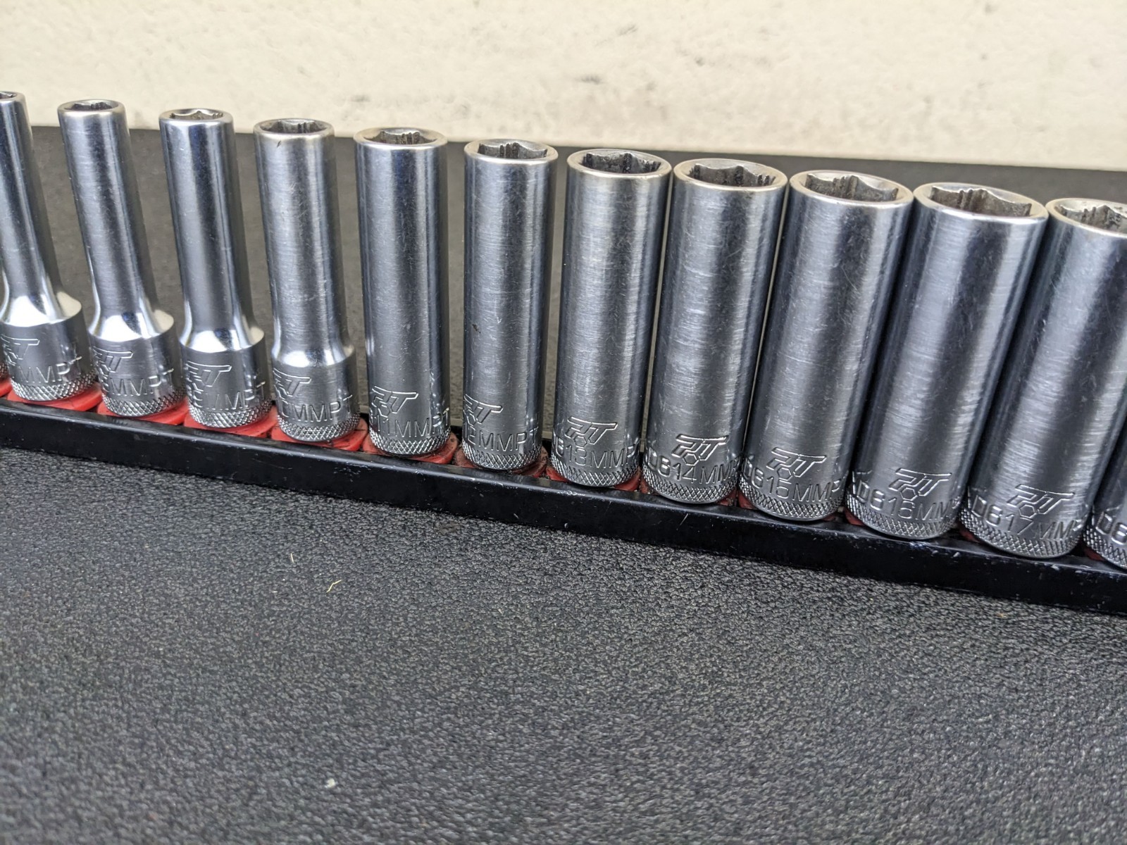 #bo801 Mac Tools 14pc SXDM146BRPT Metric Deep Non-Slip Set 6PT 3/8″ Drive