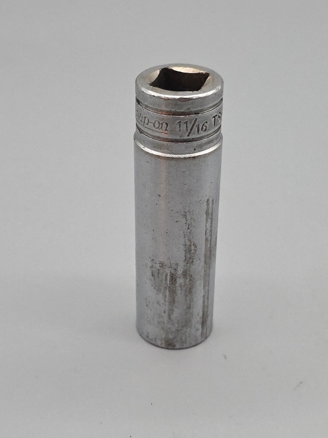 Snap-on Tools 11/16″ TS221 Deep Socket 1/2″ Drive SAE 6 Pt Chrome USA