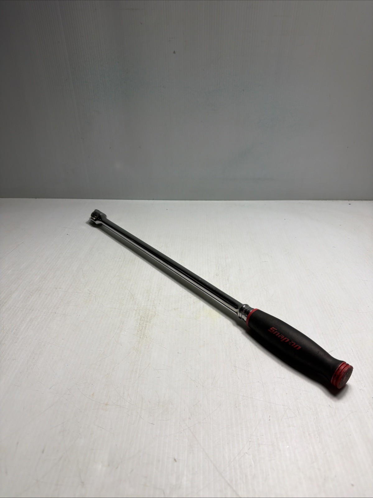 Snap On 1/2″ Drive Red Black Soft Grip 24″ Long Breaker Bar SHBB24