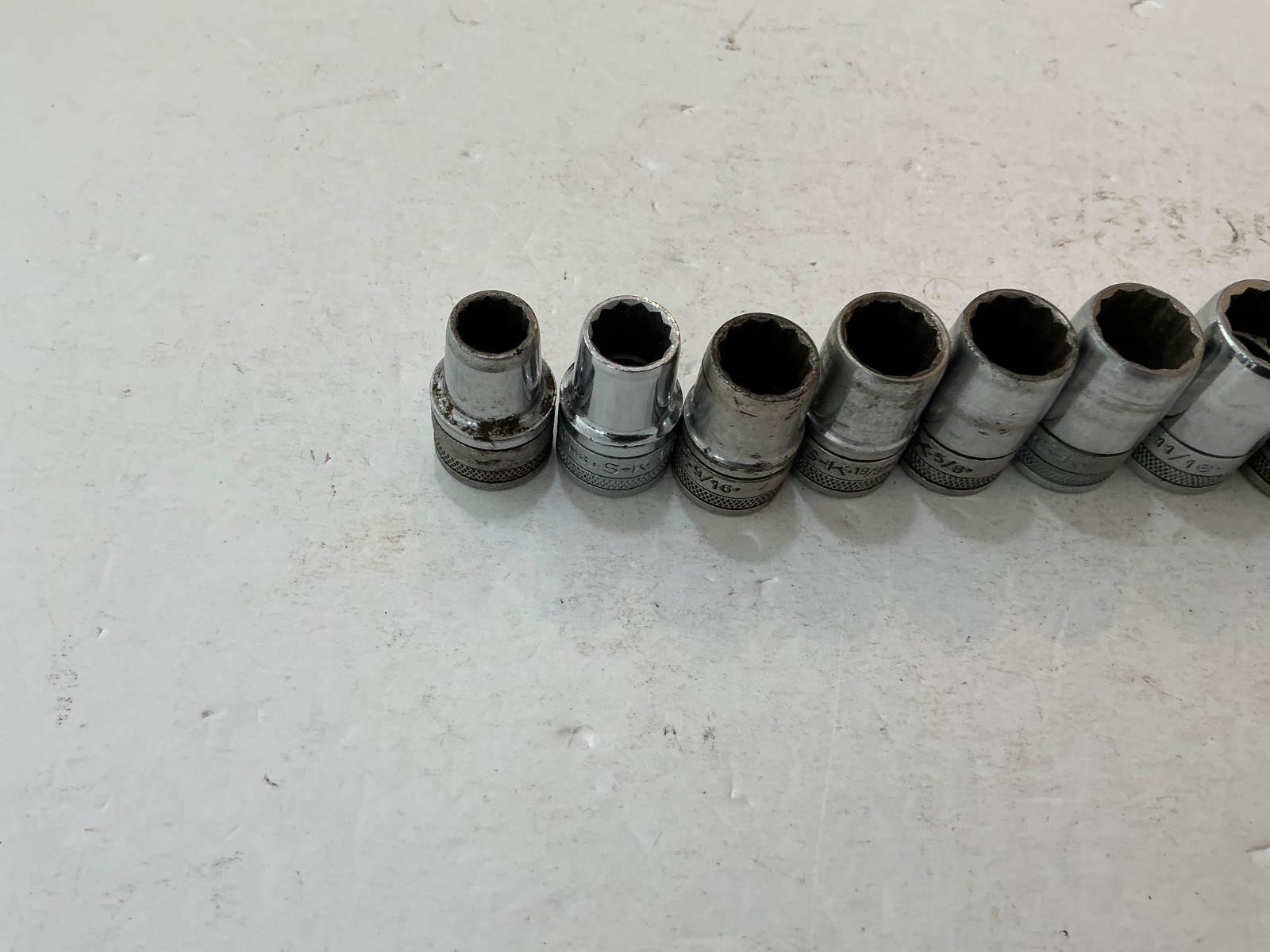 Vtg S-K 14 pc 1/2″ drive knurled/tapered socket set 12 pt SAE 7/16″-1 1/8” USA