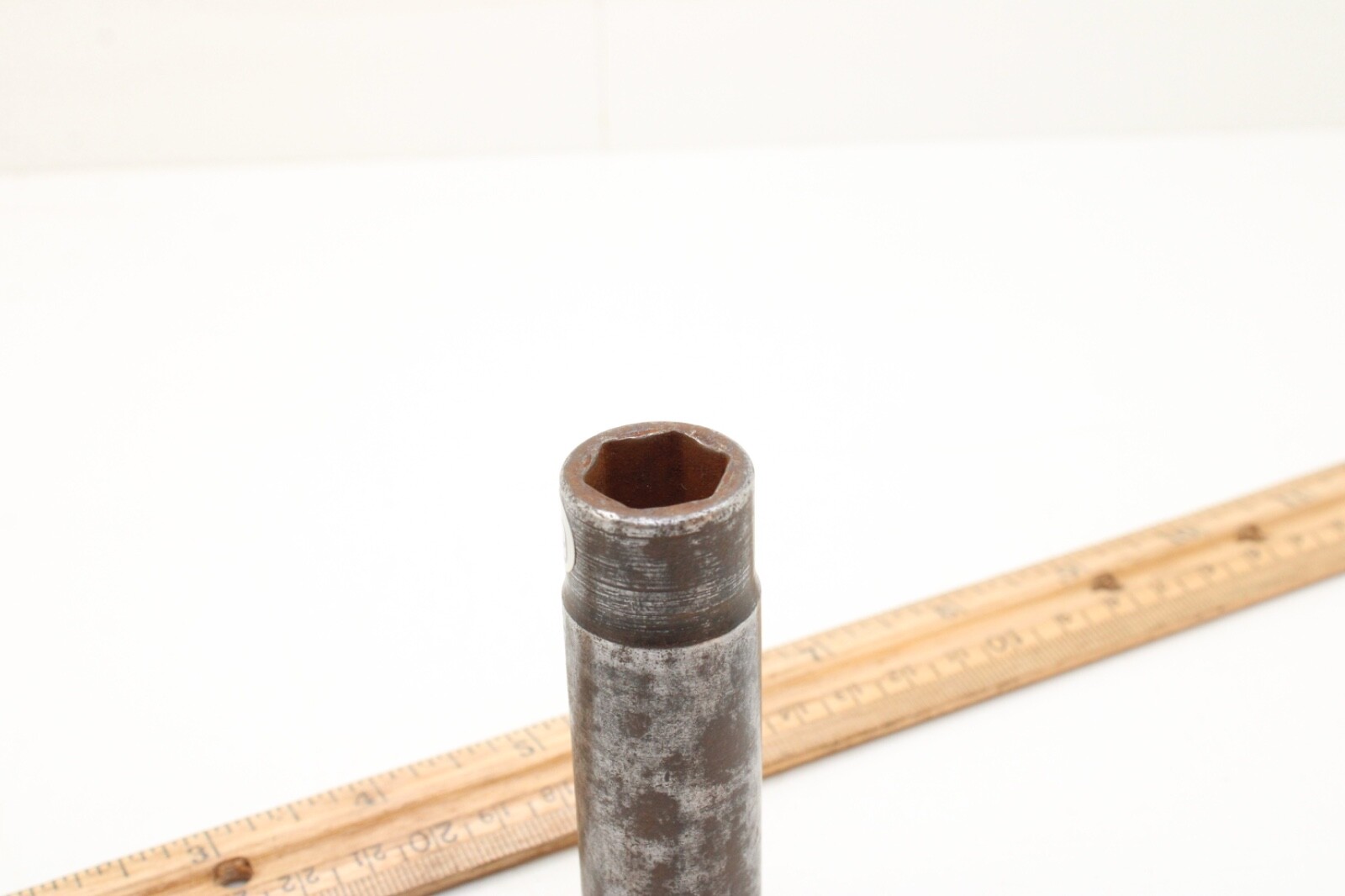 Snap-On Tools SIM180 1/2″ Drive 6 Point SAE 9/16″ Deep Impact Socket USA