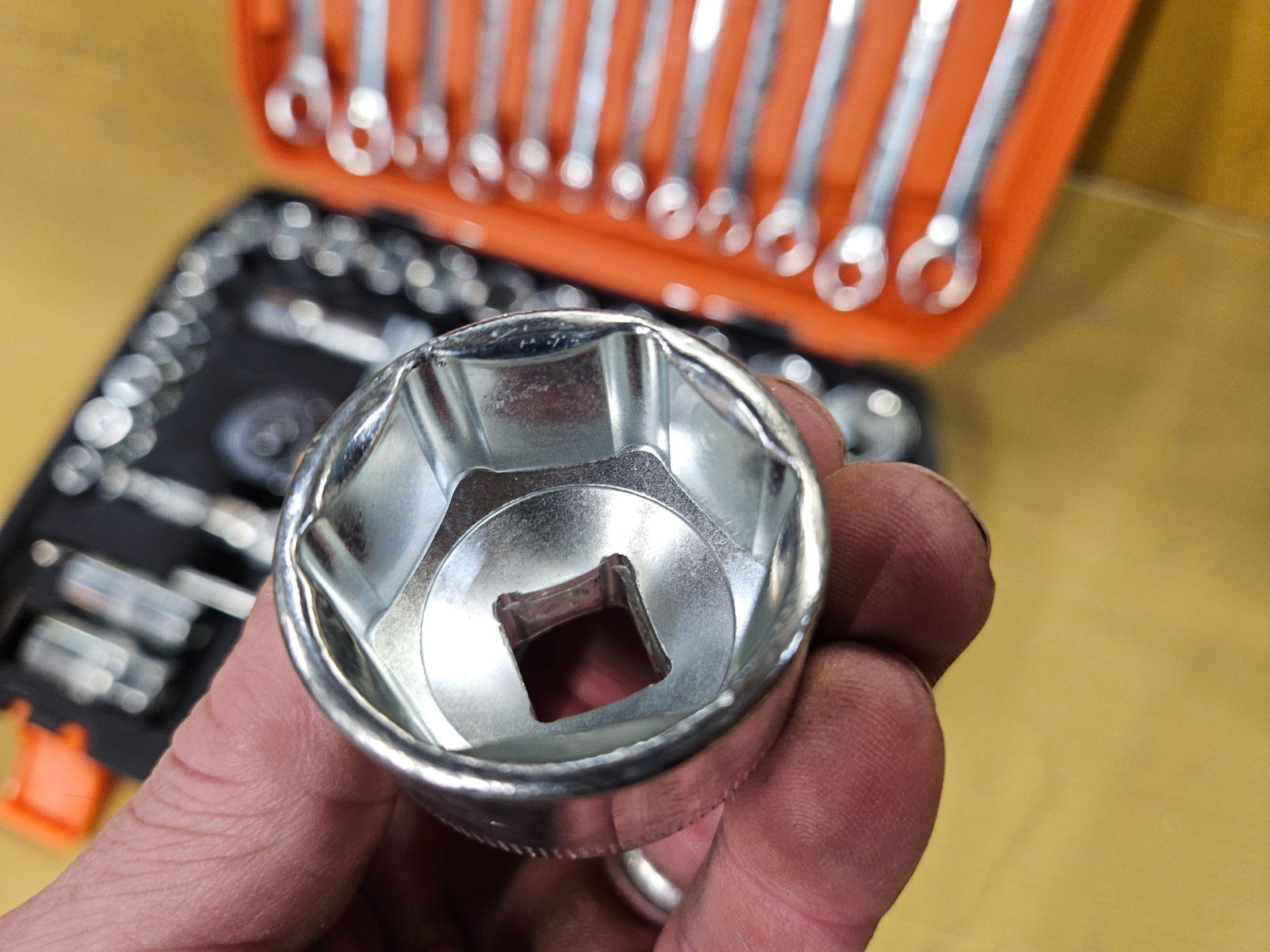 Mechanics tool kit. Socket Set, 1/2″ & 1/4″ Drive, Wrench Set Metric.