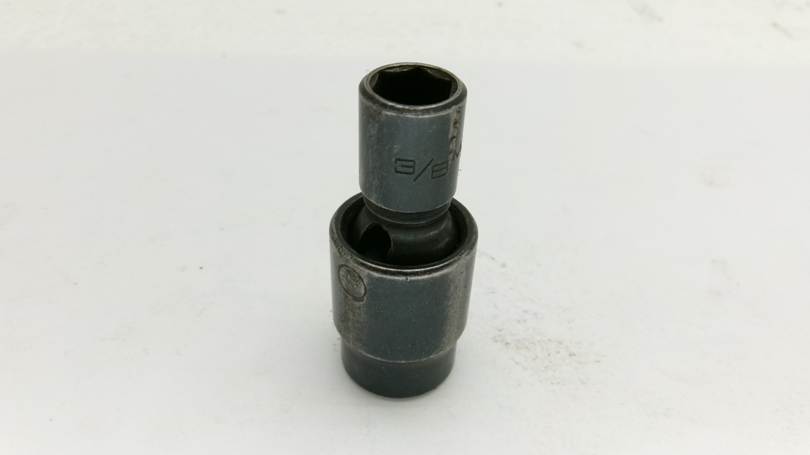 Matco tools 3/8″ drive 3/8″ SAE Impact Universal Swivel Socket BUP126 Nice!