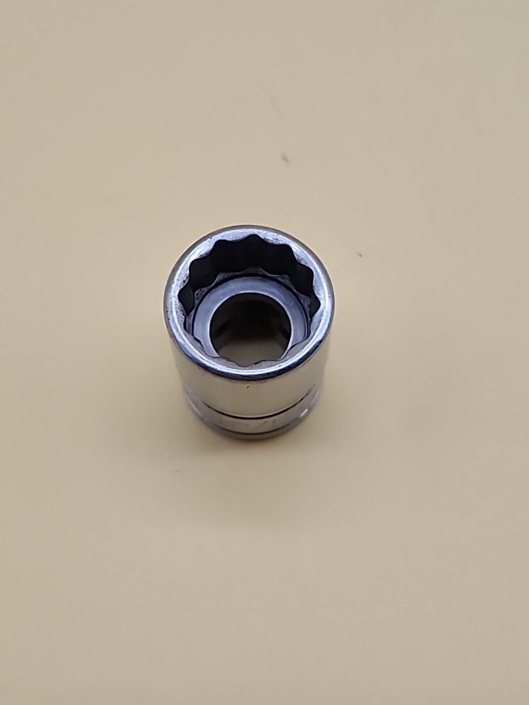Snap-on Tools F161 1/2″ SAE Flank Drive Shallow Socket 3/8″ Dr 12 Pt USA