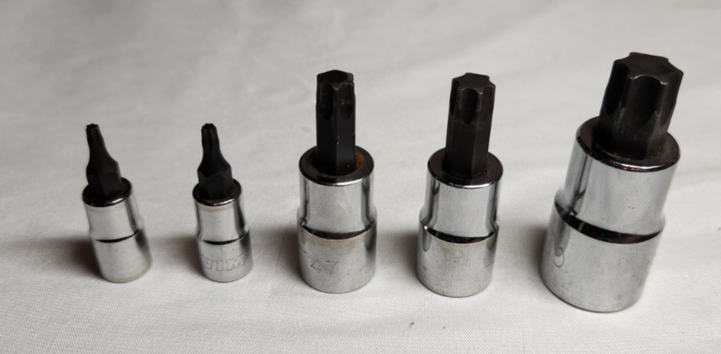 VIM Tools Torx Socket Set 12 Pieces Torx and Tamper Proof Torx Bits 3/8″ & 1/4″