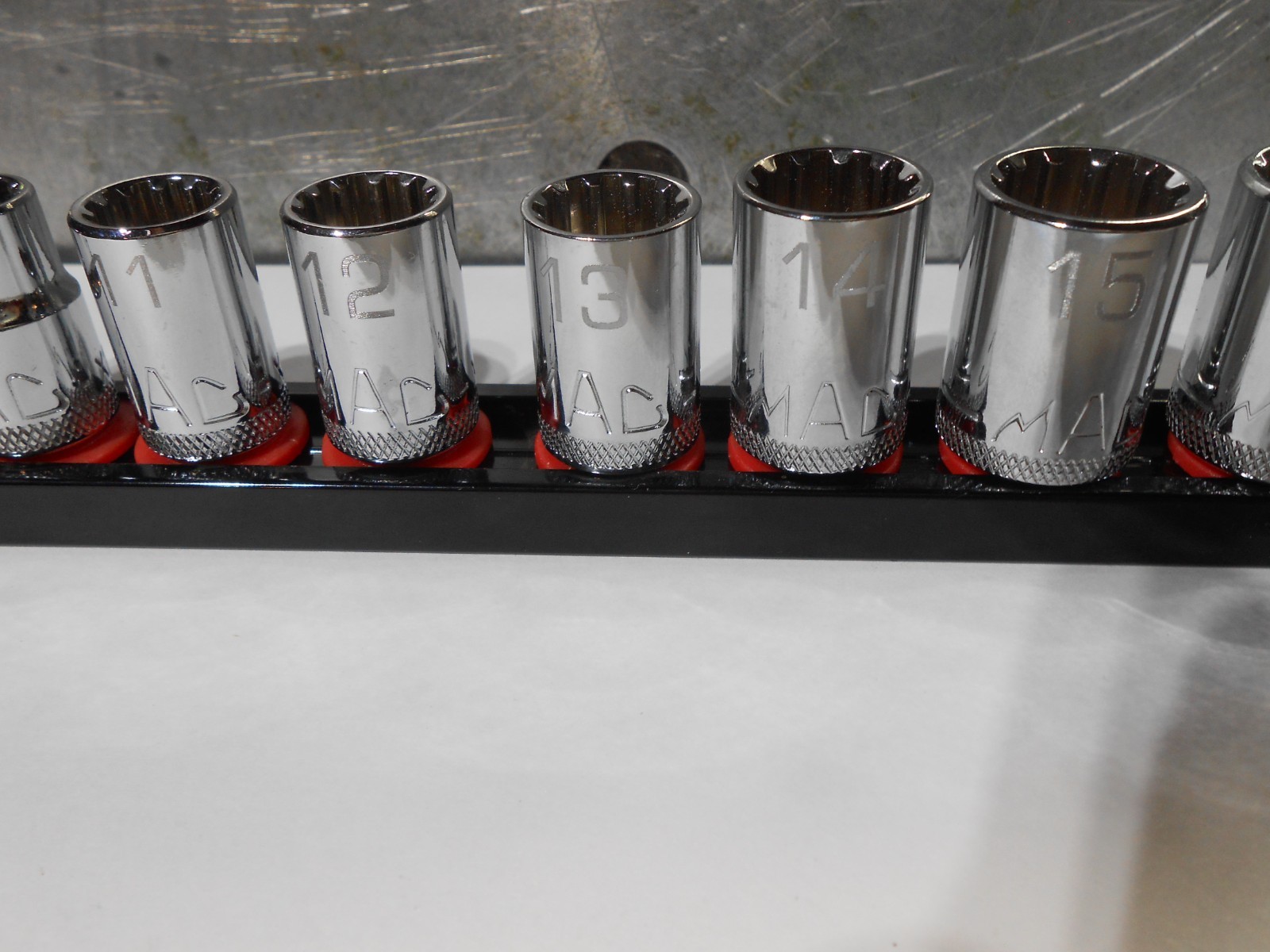 Mac 3/8″ Drive Metric Precision Torque 12-pc Socket Set 8-19mm