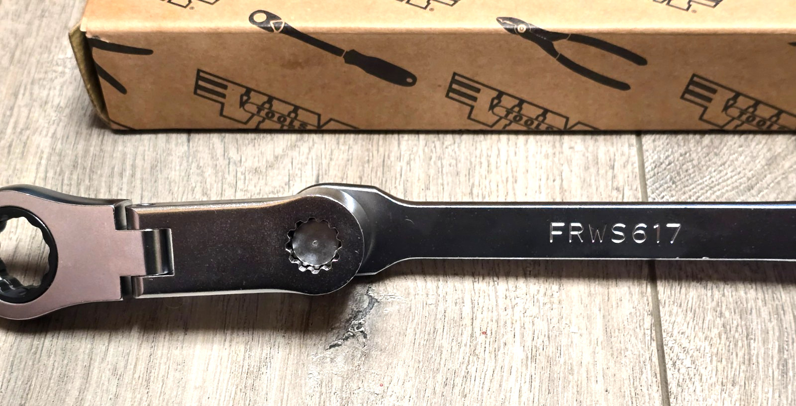 VIM Tools FRWS617, 17mm Indexing, Reversible, Flex Dual Drive Socket Ratchet