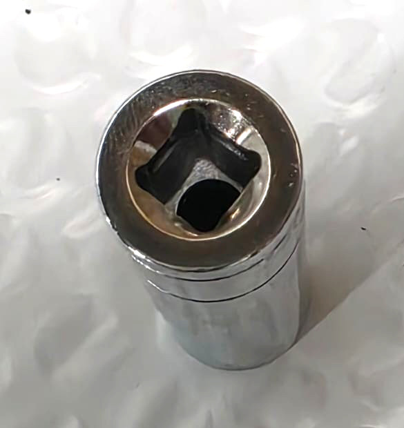 MATCO TOOLS «SILVER EAGLE» AD10M6SEA, 10MM. SOCKET, 2″ DEEP, 6 POINT.