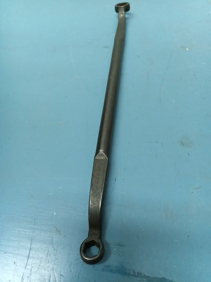 UNMARKED BOX WRENCH (LL)