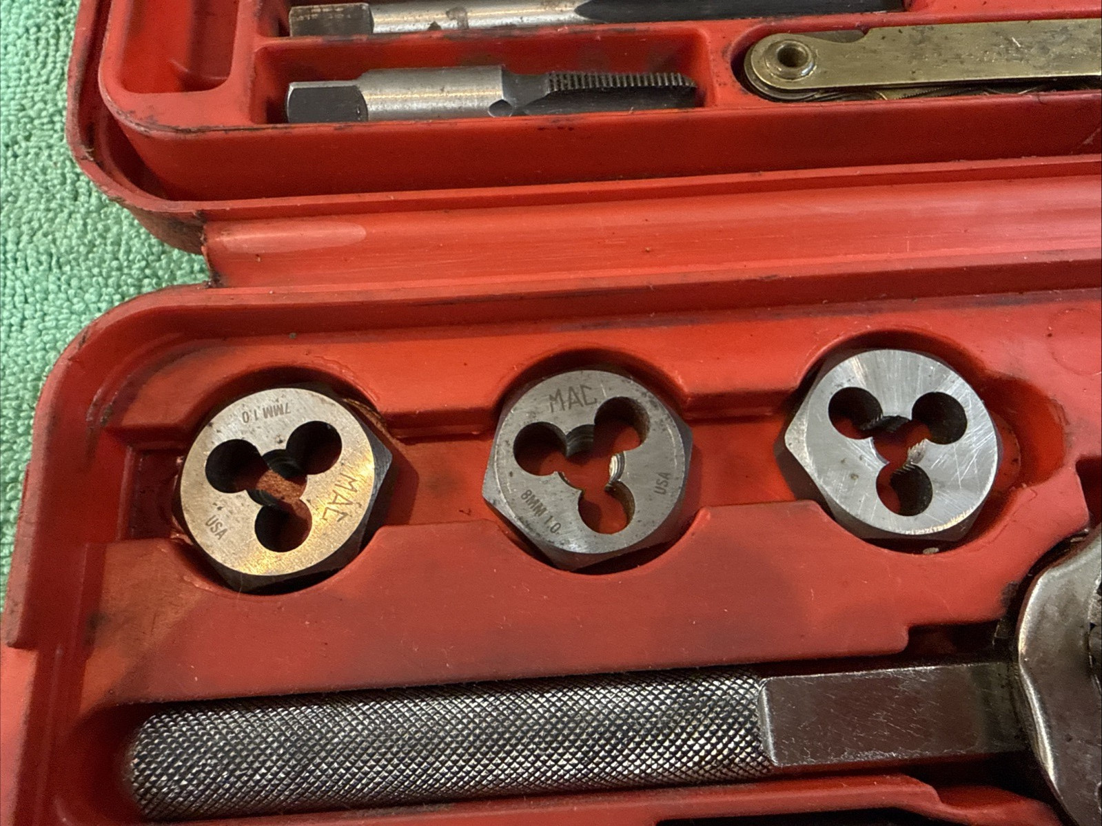 Mac Tools Metric Tap and Die set Rethreading 8017TS