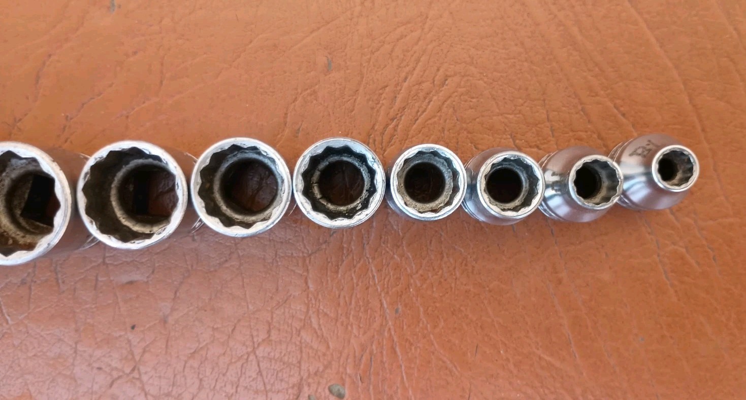 Vtg. Snap-On 3/8″ Drive 11 Pc. SAE 12 Pt Socket Set With Holder 1/4″ to 7/8″ USA