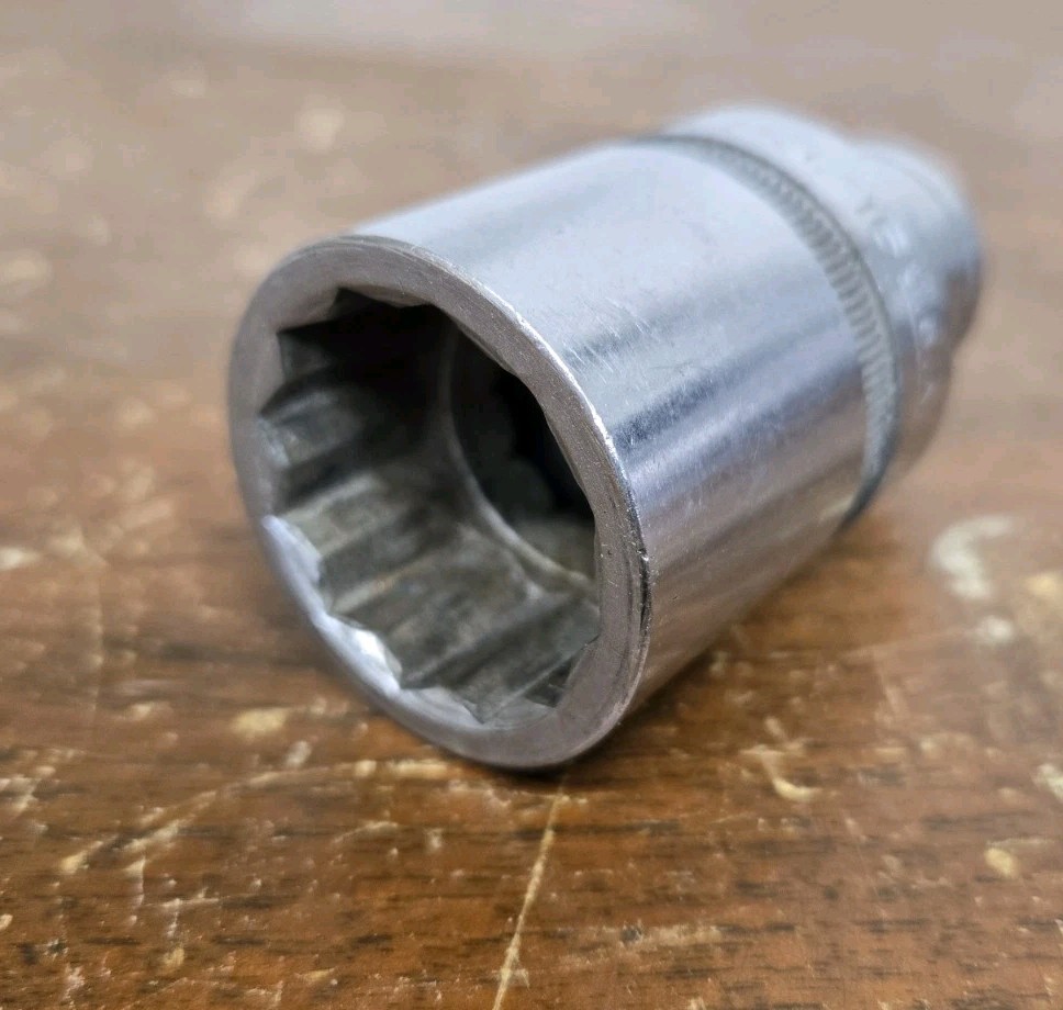 Snap-On 1-3/16″ 12 Point Socket 3/8″ Drive SAE USA Chrome Vintage