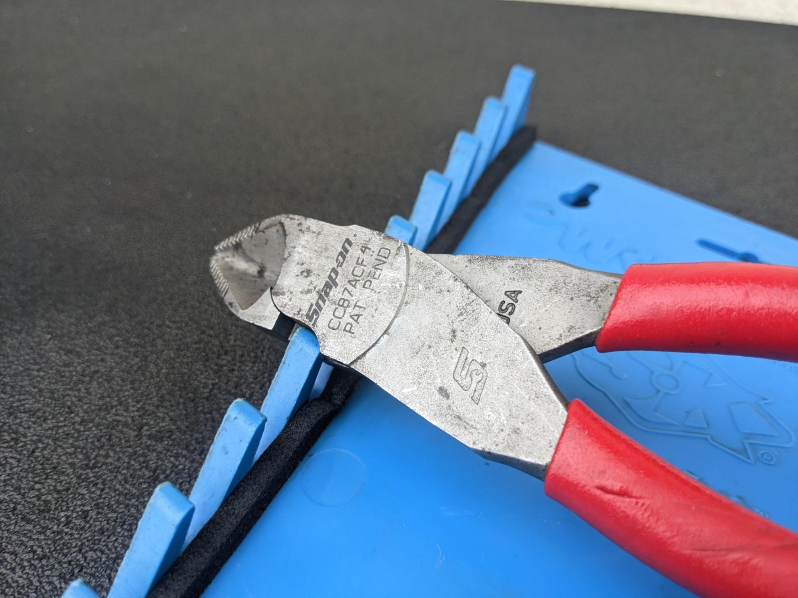 #bm502 Snap On Tools USA RED Soft Grip 8″ ComboCut Flush Cutter Pliers CC87ACF