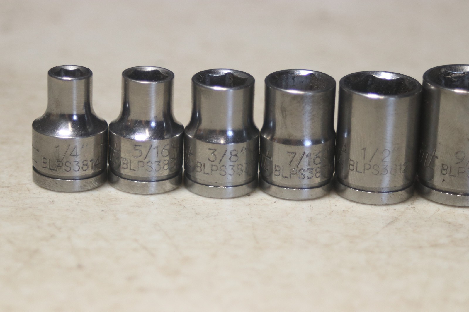 Blue Point BLPS 3/8 Inch Drive 6 Point Socket Set 1/4 To 1 Inch 13 Pieces