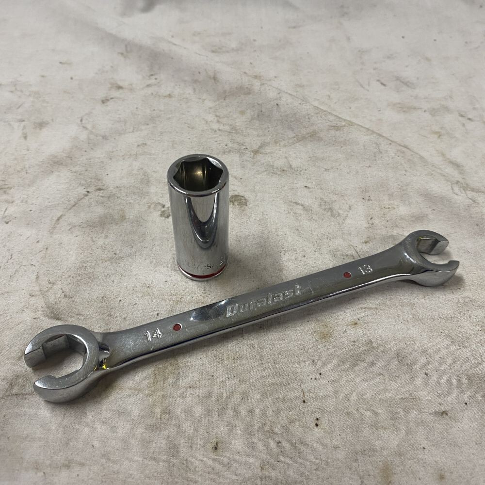 Duralast 13MM x 14MM Flare Nut line Wrench & a 15mm deep dish socket