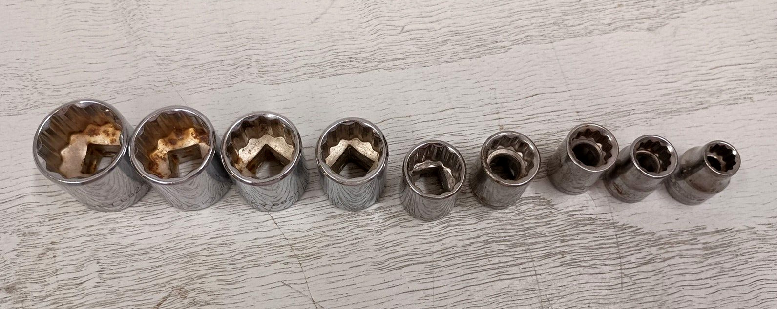 Husky 5/16″ to 13/16″ 12 Point Shallow Chrome SAE Socket Set 3/8″ Drive