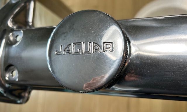 Jaguar XK120 C Type – Valve Covers with C Type Badges & Polished Oil Filler Cap