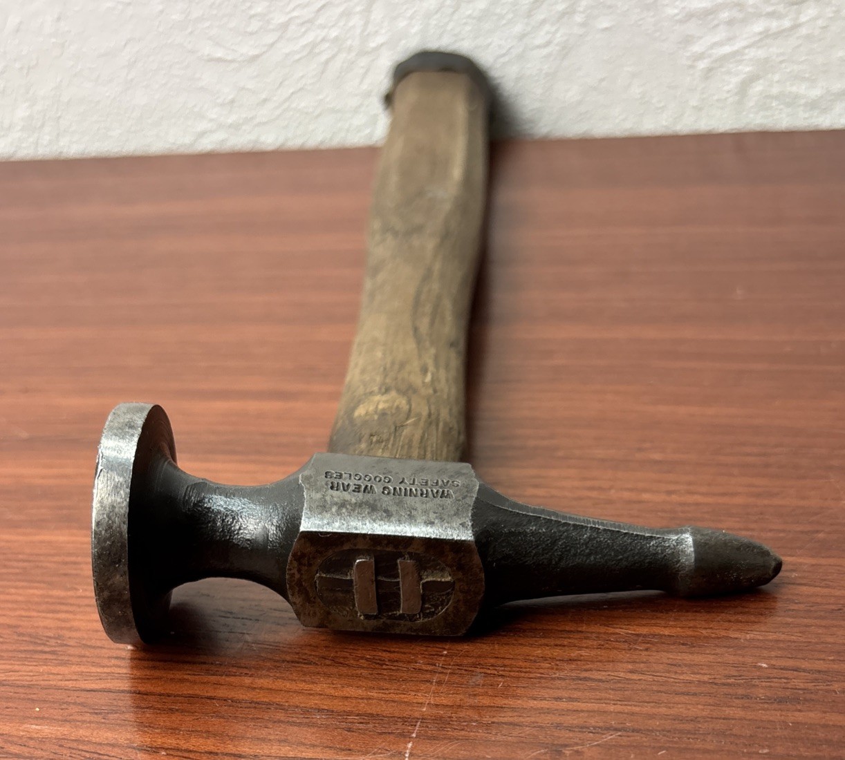 VINTAGE SNAP ON TOOLS BF611 AUTO BODY WOOD HANDLE SHORT PICK HAMMER