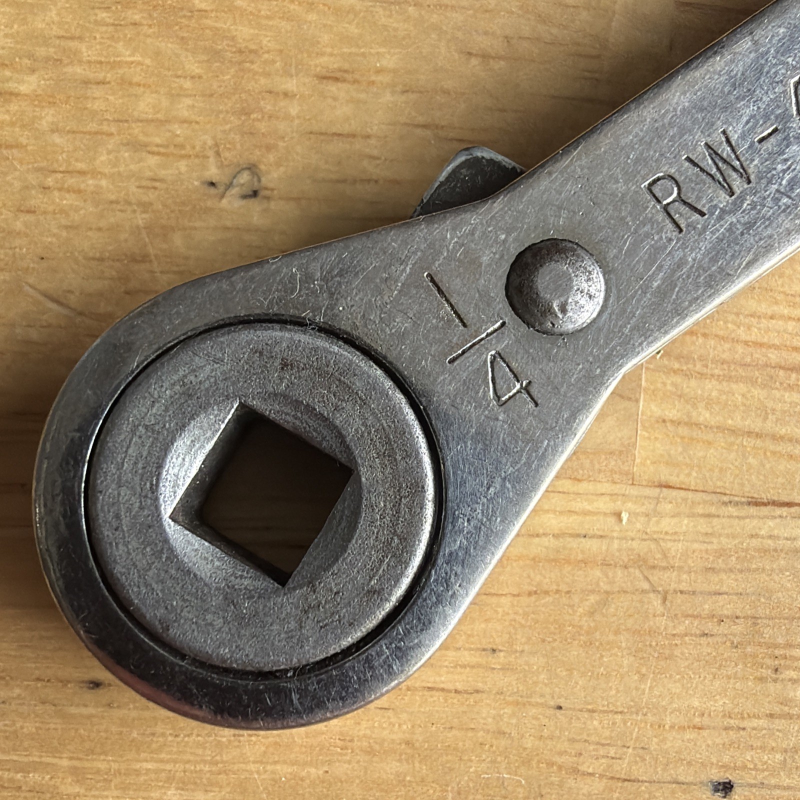 New Britain 1/4″ Square Ratcheting x 9/16″ 6 Point Fixed Box End Wrench RW40 USA