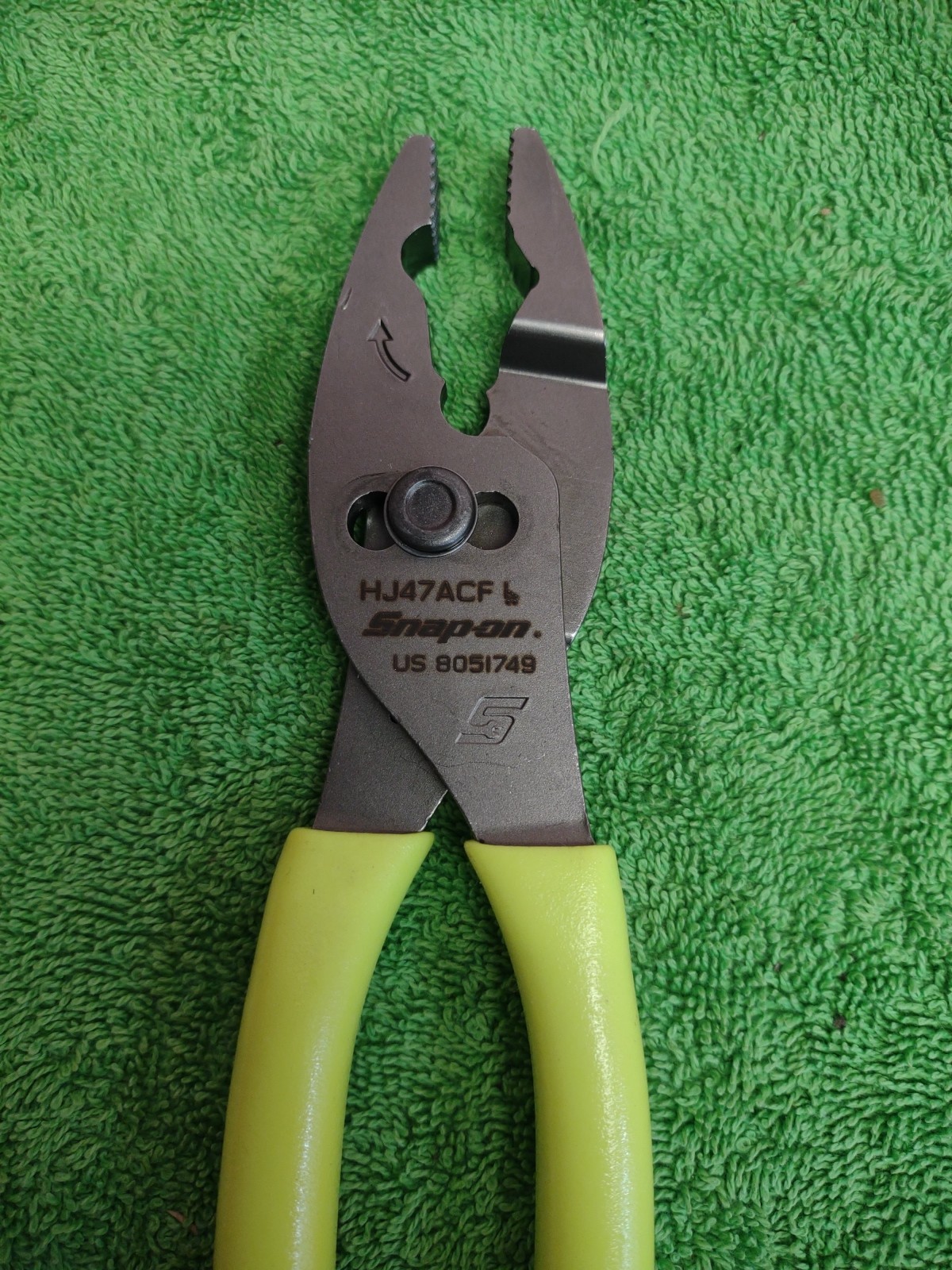 New!! Snap-on Tools USA HI-VIZ 8″ Soft Grip FlankJaw Slip-Joint Pliers HJ47ACFHV