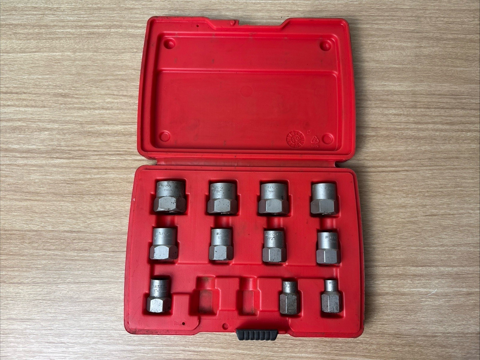 Matco MBX13 3/8″ Drive Bolt Extractor Set 1/4″-3/4″ 8mm-19mm 2 Pieces Missing
