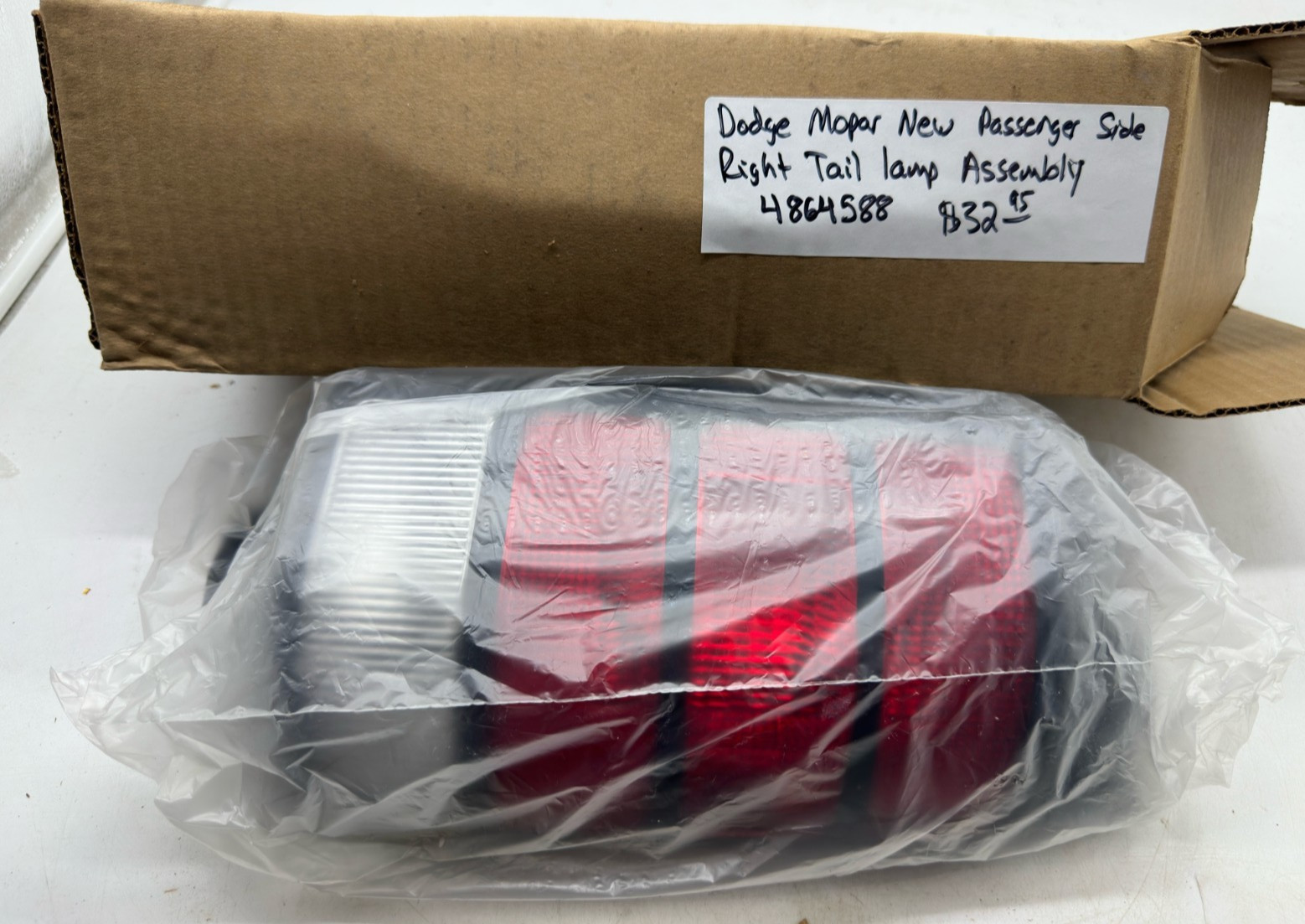 Dodge Mopar New Right Tail Lamp Assembly 4864588 Sku A24