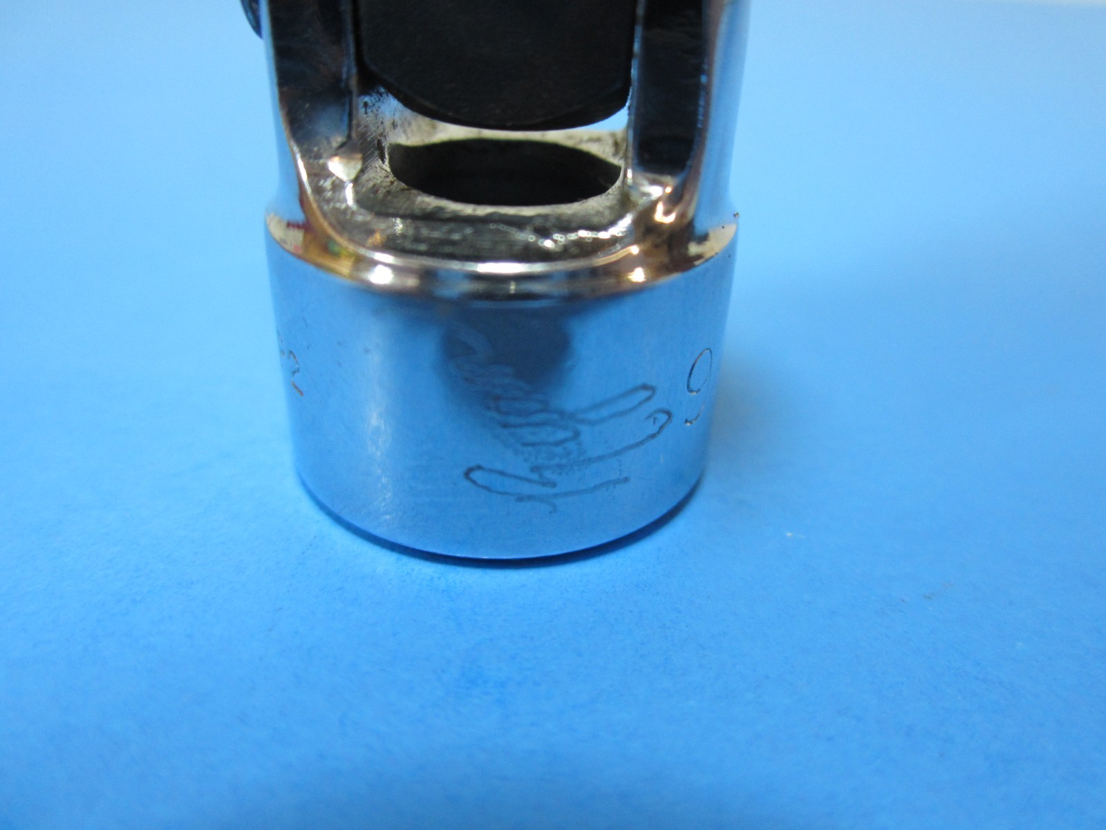 MAC TOOLS XU186, 9/16-inch 6-point 3/8-drive Universal shallow socket *USA*