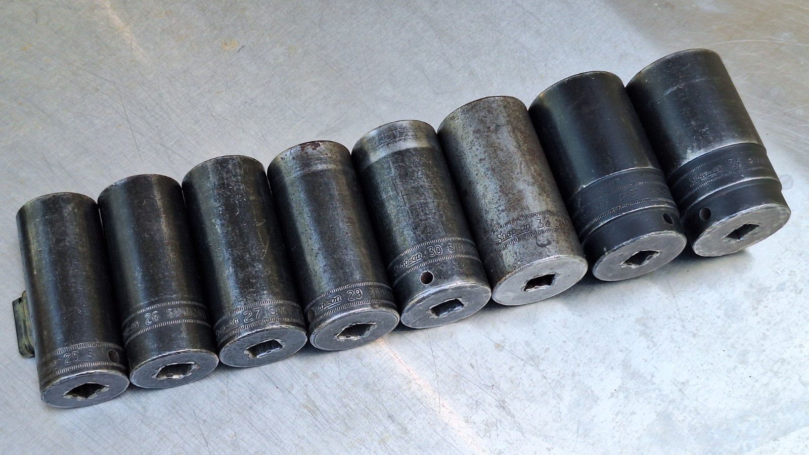 Snap On 1/2″ Drive 6-Point Metric Deep Impact Socket Set 36,34,32,30,29,27-15MM