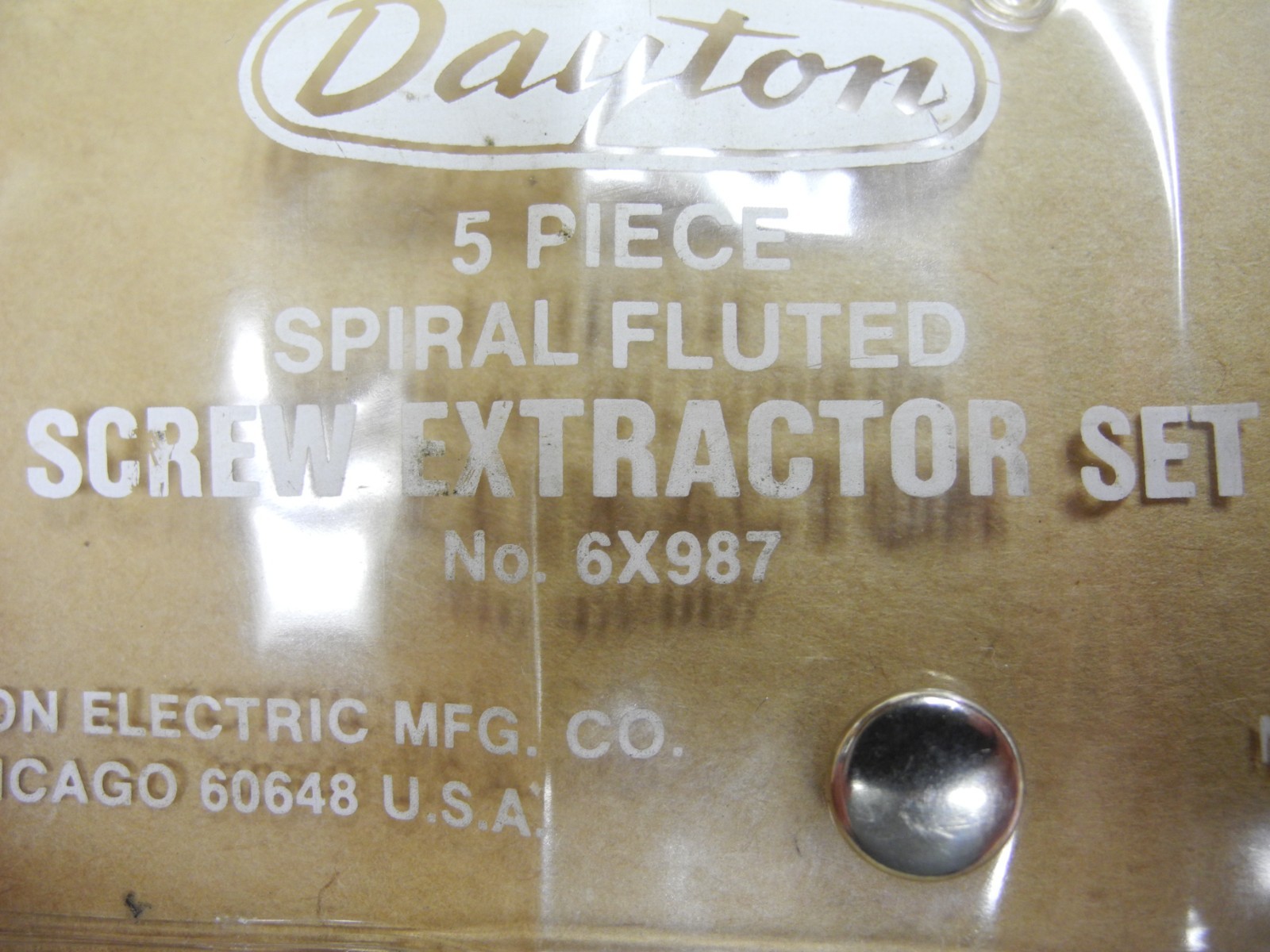 DAYTON 5 PIECE SPIRAL FLUTED SCREW EXTRACTOR SET, 1/4 – 3/4 UNUSED NOS IN CASE