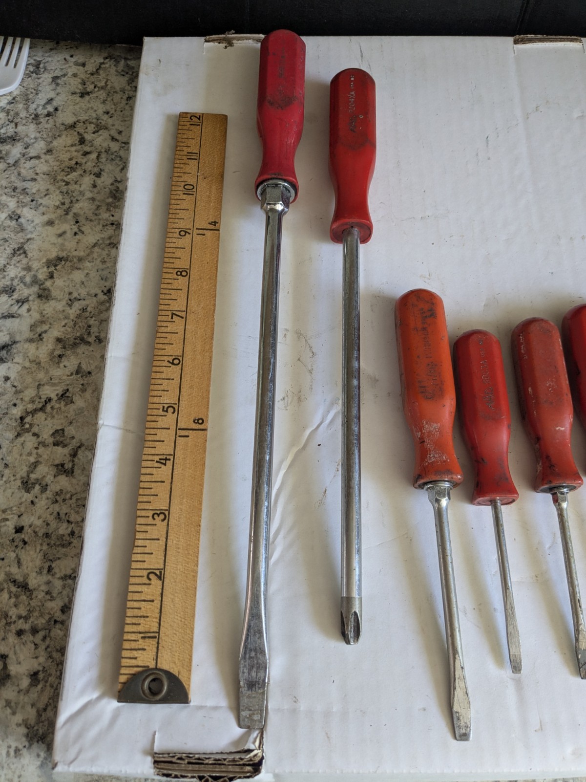 Mixed Lot 7 Pcs Vtg Mac Tools Hard Red Handle Screwdrivers 14″ 12″ 8″ 6″