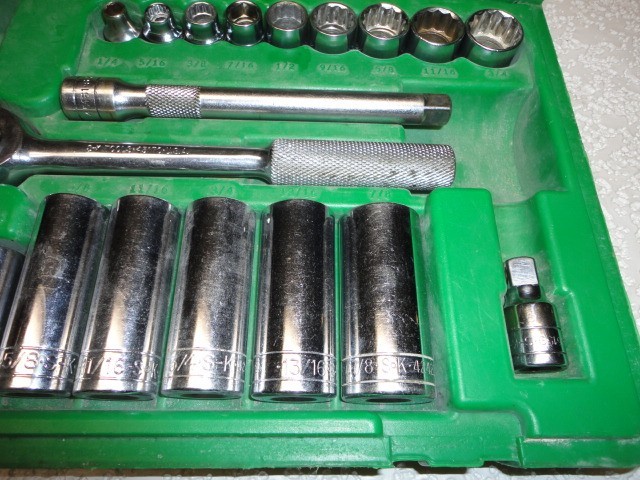SK 4551, 3/8″ Drive SAE. 21 Pcs, IN CASE, 12 POINT And 6 POINT Socket Set USA