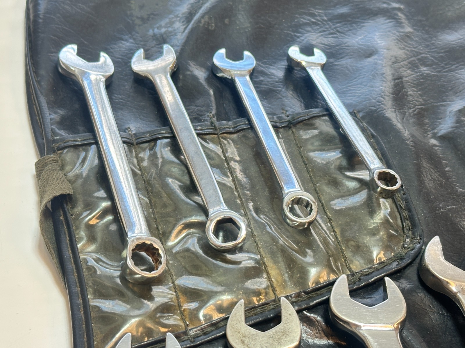 John Deere Tools USA 11pc Metric 7mm to 19mm Short Polished Wrench Set, Kit Bag