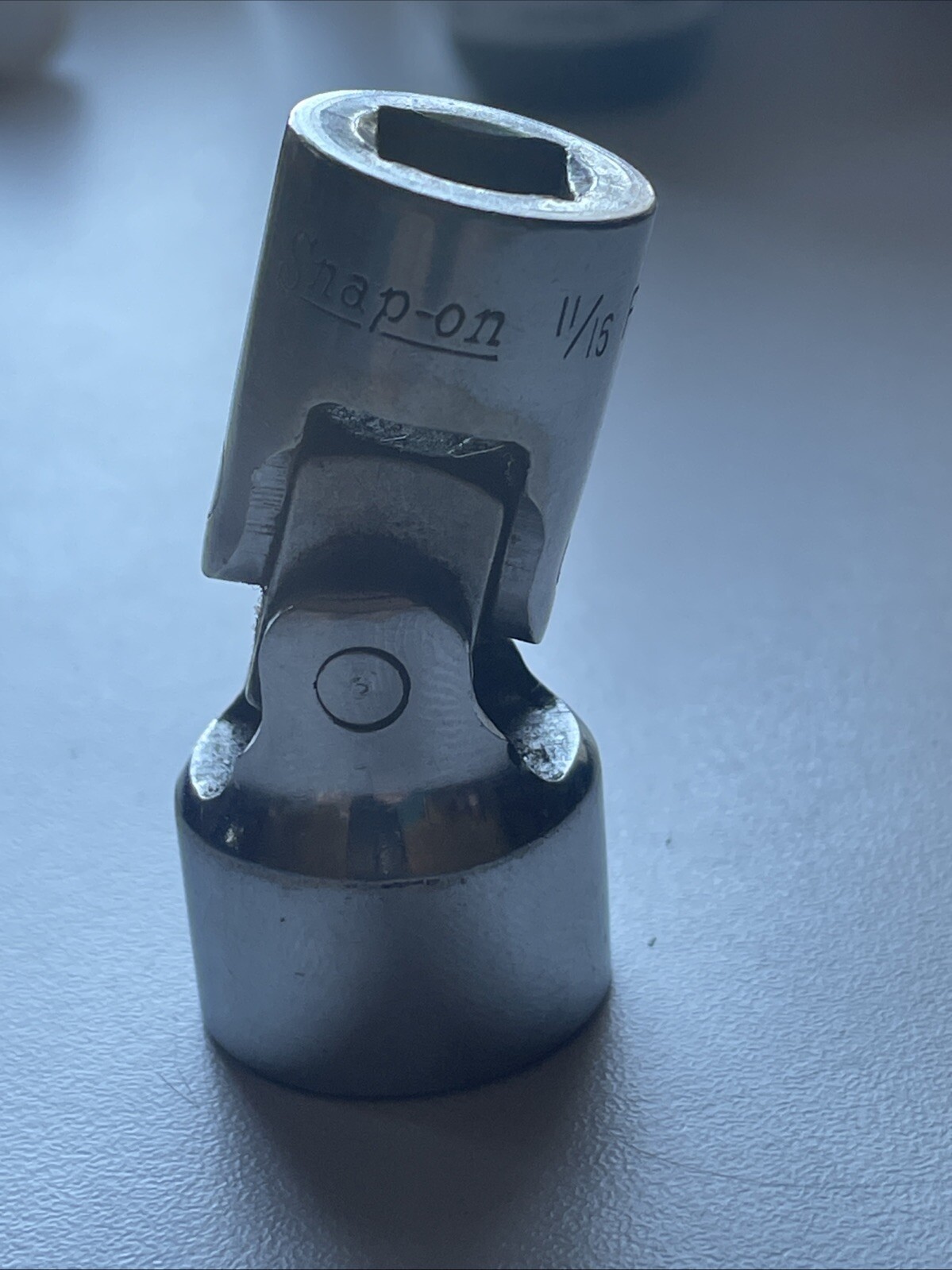 Snap-On Tools USA 3/8″ Drive 12 Point SAE 11/16″ Universal Swivel Socket FVU22